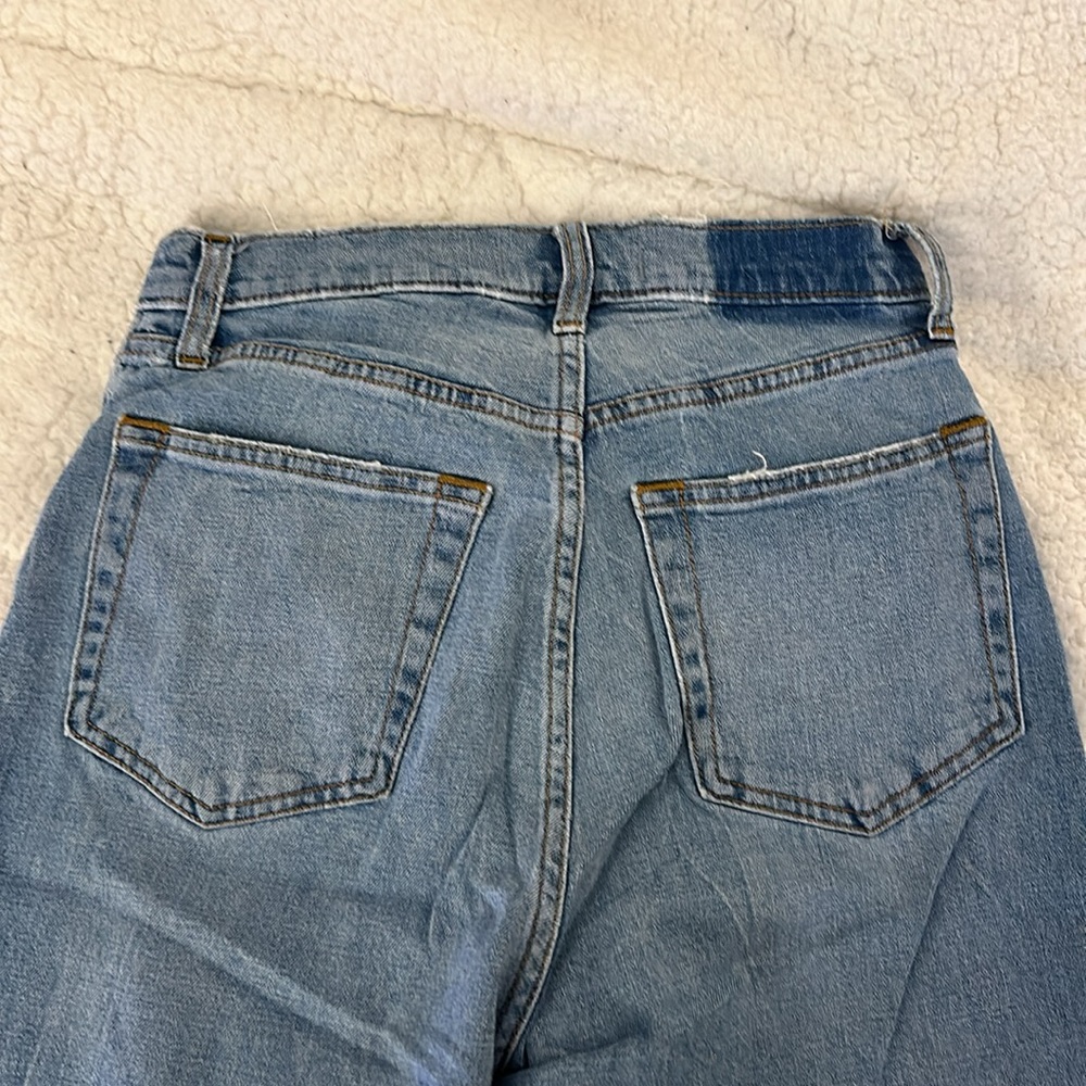 Abercrombie & Fitch Women’s Light Blue Cropped Jeans - Picture 2 of 4